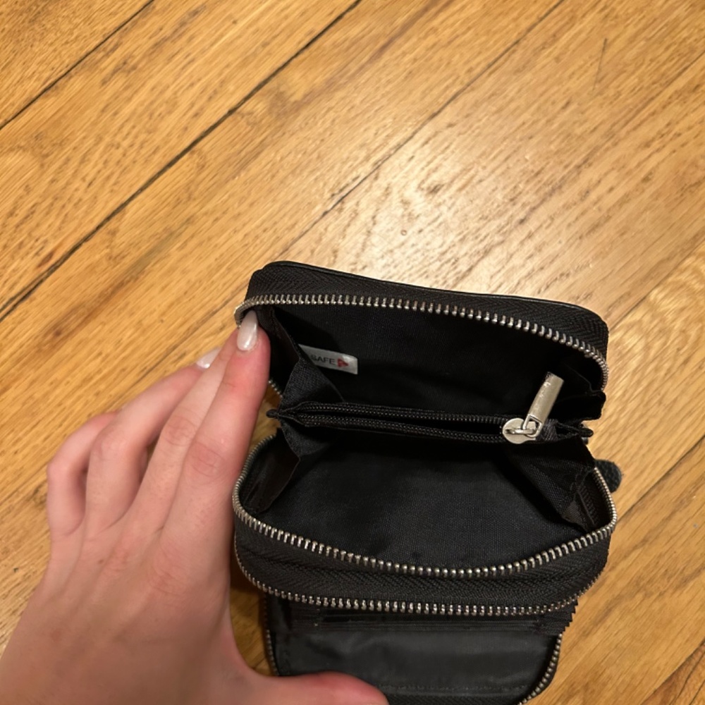 Wallet - Picture 5 of 6